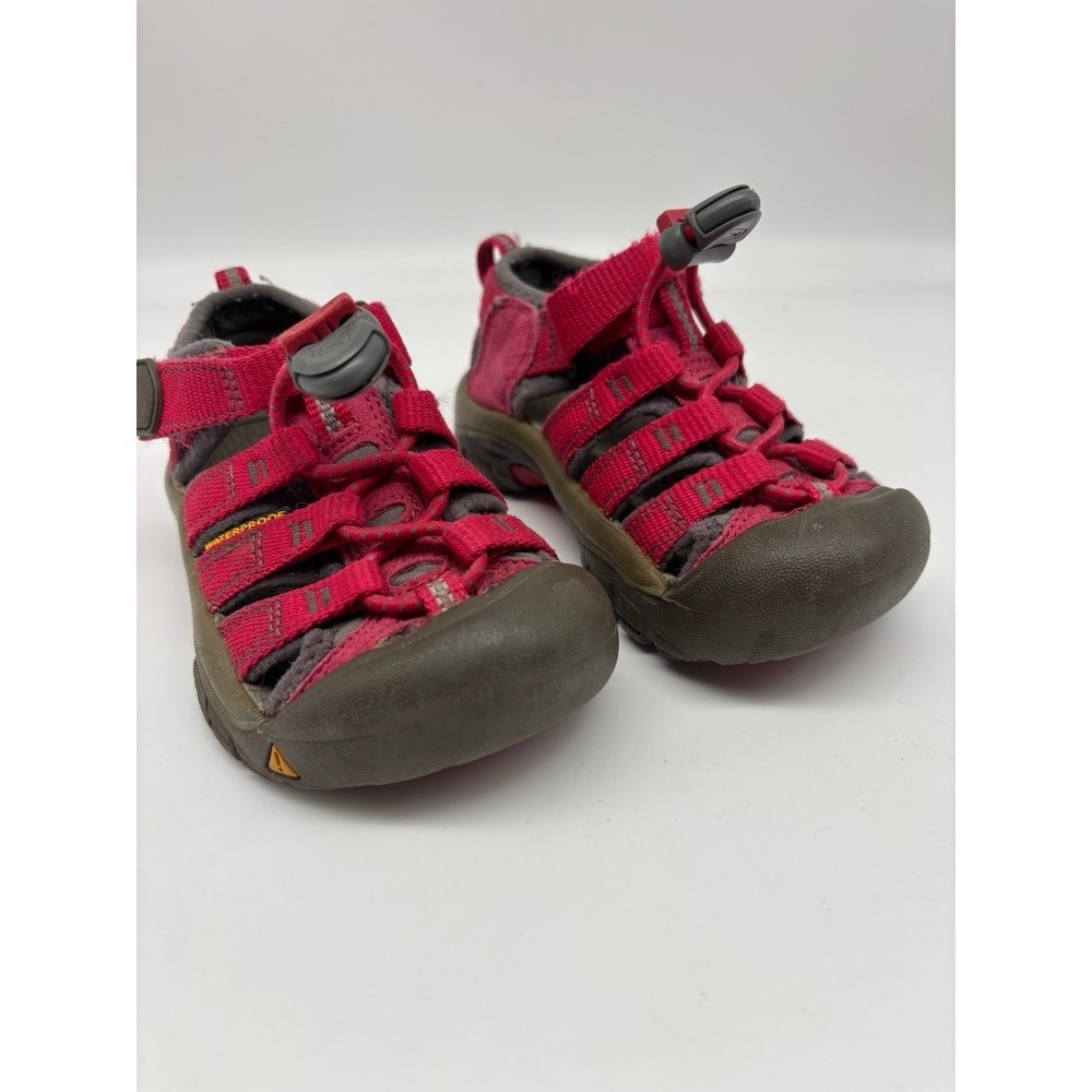 Keen Newport H2 Sandals Toddler Size 8 Beet Red Pink Waterproof Sport Shoes